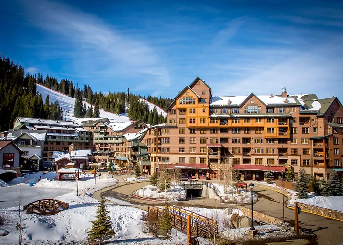 Zephyr Mountain Lodge